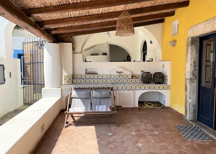 La Casa Sul Porto Di Santa Marina - Isole Eolie