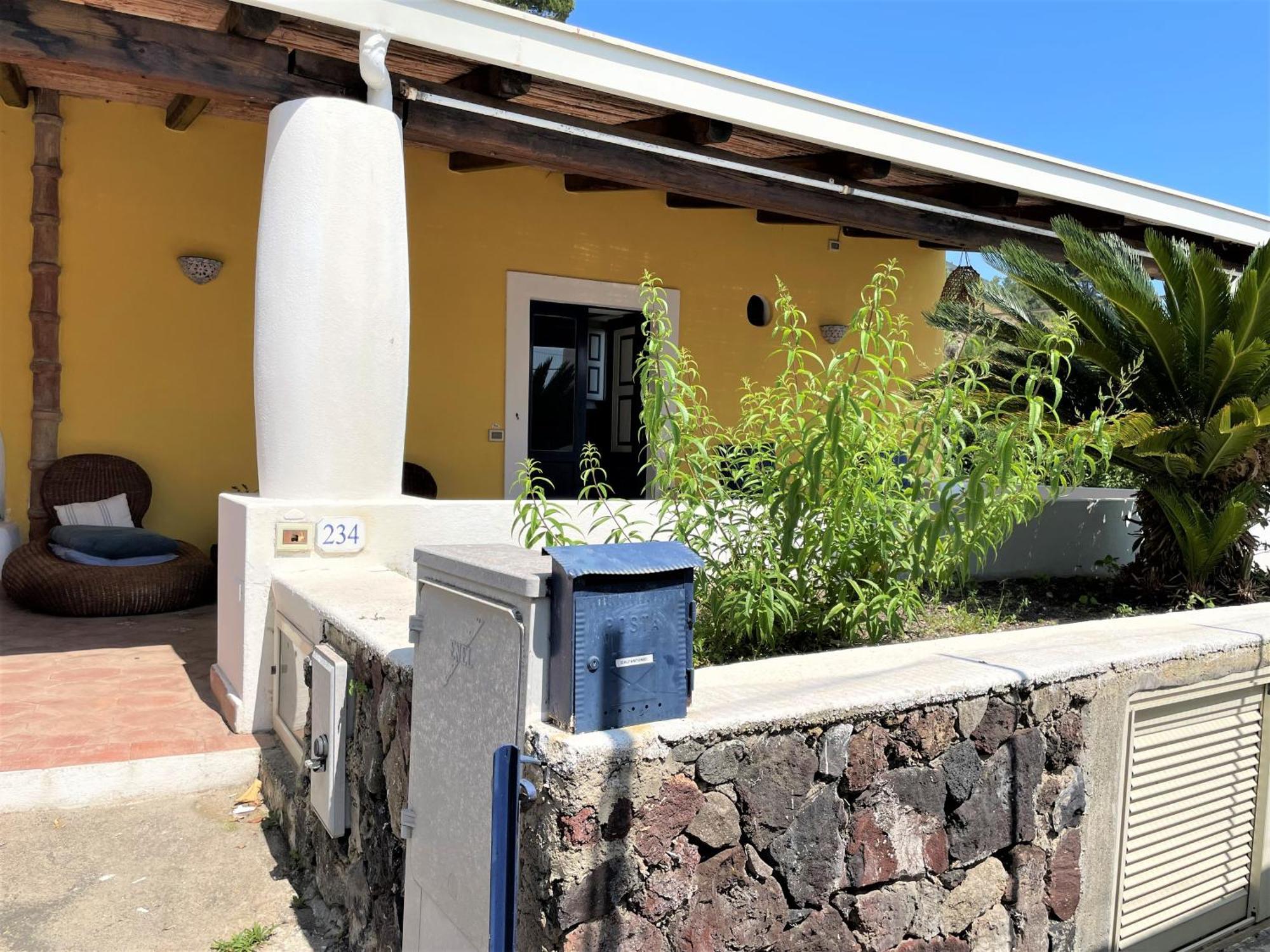 La Casa Sul Porto Di Santa Marina - Isole Eolie *